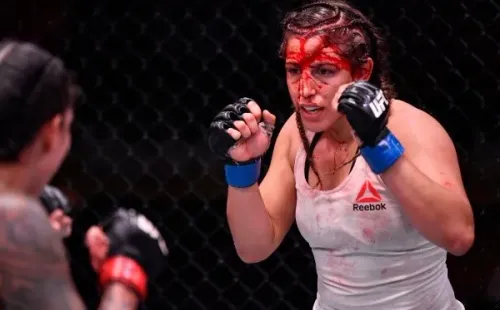 Felicia Spencer aguantó un tremendo castigo durante cinco rounds. Foto: Getty Images