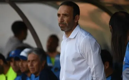 Juan Manuel Azconzábal podría estar viviendo sus últimos días al mando de Antofagasta. (FOTO: Agencia Uno)