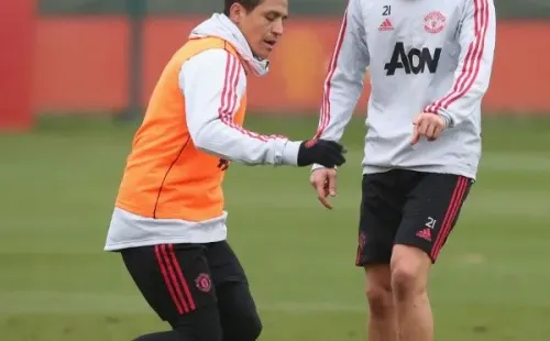 Ander Herrera fue uno de los compañeros que más apoyó a Alexis Sánchez en su paso por el Manchester United. Foto: Getty Images