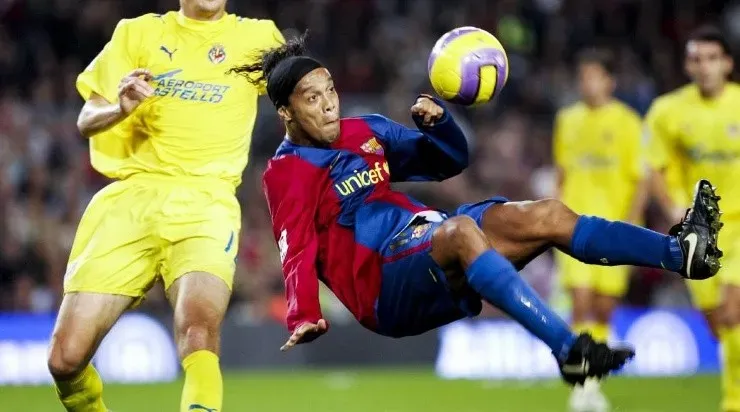 Ronaldinho es uno de los jugadores más importante del fútbol mundial en el último cuarto de siglo (Barcelona)