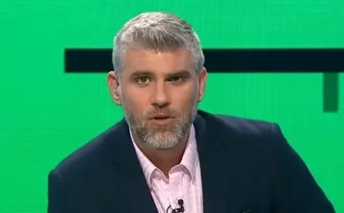 Además, el periodista deportivo es conductor del programa Todos Somos Técnicos del Canal del Fútbol.