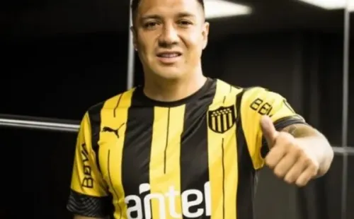 Christian Bravo ha jugado dos partidos oficiales desde su llegada a Peñarol (Peñarol)