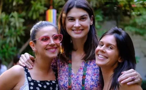 Karla Melo, Paloma Moreno y Carolina Varleta, las protagonistas de “Gemelas”.