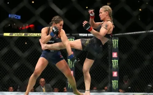 Jessica Eye peleó en 2019 por el cinturón de Peso Mosca ante Valentina Shevchenko. En aquella ocasión cayó por un tremendo KO con una patada alta. Foto: Getty Images