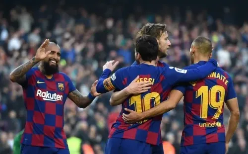 Las celebraciones, con distancia social claro, volverán al Barcelona. Vidal regresa a la cancha en el tramo final de la liga española, donde lucha por la copa. (Foto: Getty)