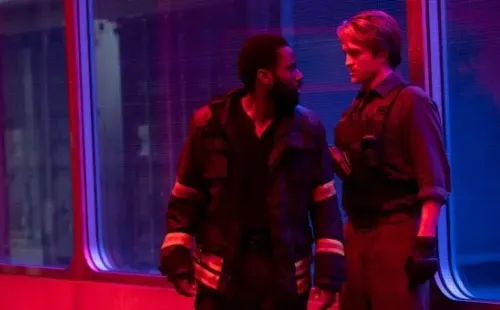John David Washington y Robert Pattinson protagonizan “Tenet”.