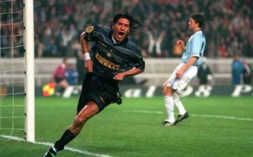 Iván Zamorano marcando para el Inter de Milán (Getty Images)