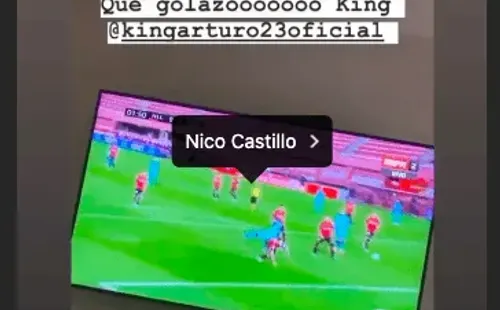 Nico Castillo fue otro de los que felicitó a Vidal.