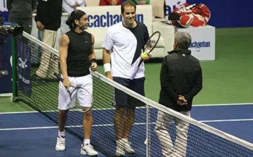 Chino Ríos con Pete Sampras en la exhibición de 2008 en Santiago.