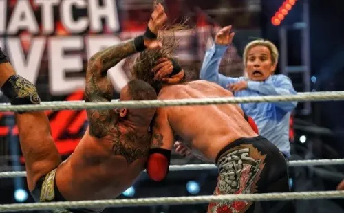 Ha trascendido que el RKO desde el esquinero que Orton le aplicó a Edge fue el momento de la lesión.