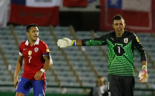 Muslera en sus tantos partidos contra Chile.