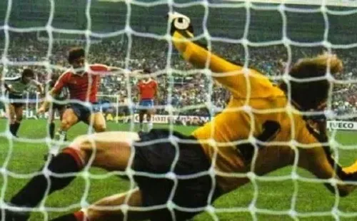 El penal de Caszely en el Mundial de España.