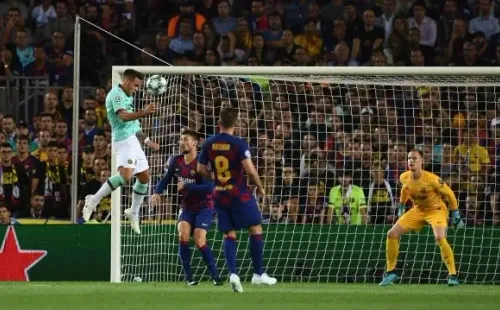 En la actual Champions League, Lautaro Martínez se dio el lujo de anotarle al Barcelona. Foto: Getty Images