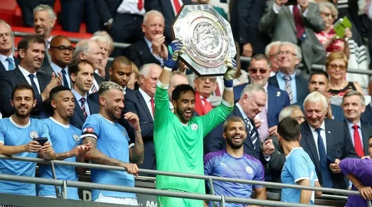 Claudio Bravo ha ganado ocho títulos con la camiseta del Manchester City (Agencia Uno)