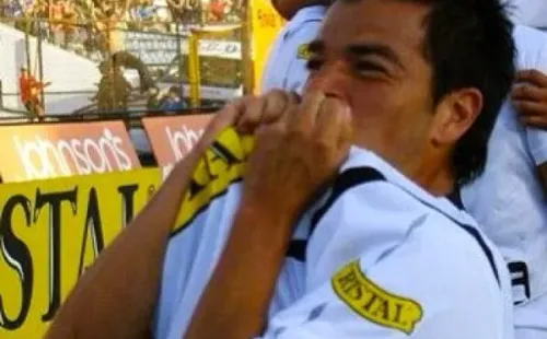 Chamagol fue uno de los jugadores más destacados del Colo Colo campeón el la quiebra en 2002 (DaleAlbo)