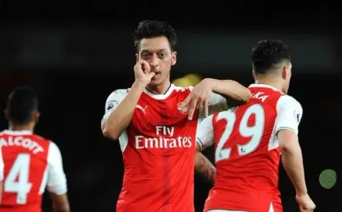 Por cada 3 millones que los hinchas aporten, el Fenerbahce sumará otros tres en un esfuerzo para facilitar el arribo deÖzil al club.