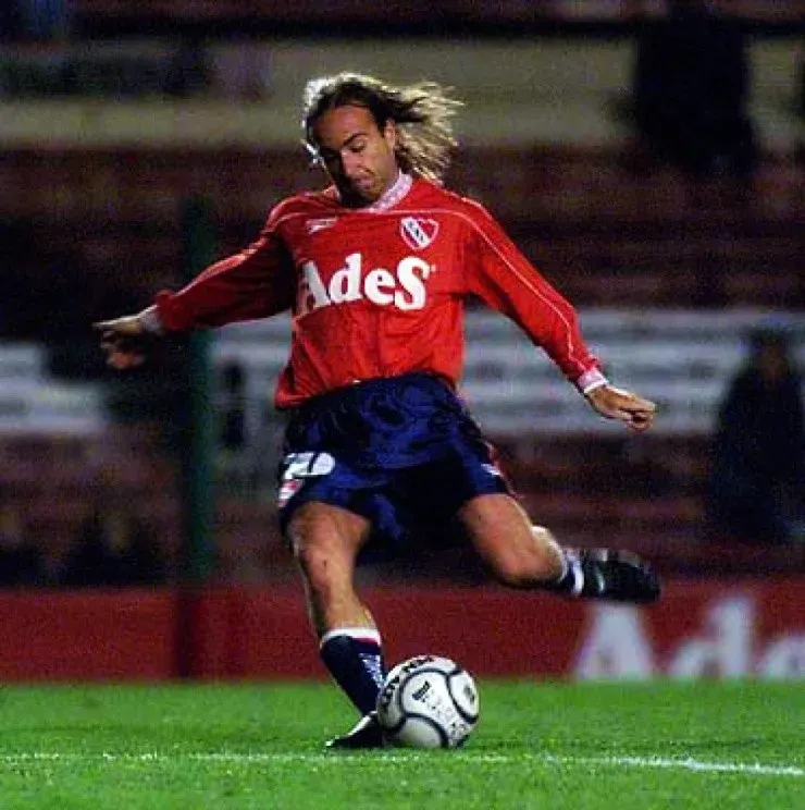 Sebastián Rozental tuvo un breve paso por el fútbol argentino con la camiseta de Independiente en 2000