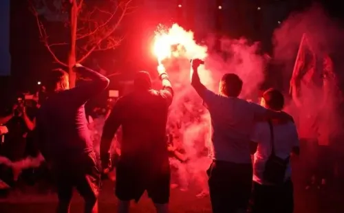 Los hinchas de Liverpool ya iniciaron los festejos en Inglaterra. (FOTO: Getty Images)