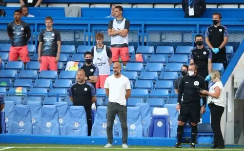 Guardiola dirigiendo en el partido entre Chelsea y Manchester City. (FOTO: Getty Images)
