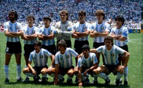Los 11 de Argentina que salieron a la final de México 86′: Pumpido; Brown, Cuciuffo, Ruggeri; Giusti, Olarticoechea, Batista, Henrique, Maradona (c); Burruchaga y Valdano. DT: Carlos Bilardo. (Foto: Getty)
