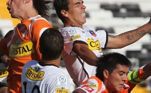 Esteban Paredes en el polémico partido ante Cobresal en 2011
