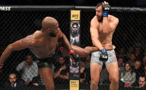 En su última pelea, Jon Jones venció con los justo a Dominick Reyes. Foto: Getty Images