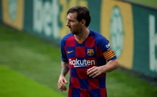 La manera en que Eder Sarabia vive los partidos, gritando groserías y exaltándose con cada cobro habría terminado con la paciencia de los jugadores blaugrana.