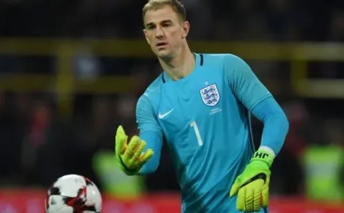 El ex portero de Manchester City busca club para la próxima temporada luego que Burnley decidiera no renovar su contrato.