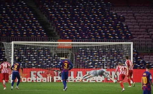 El elenco colchonero le sacó un importante empate al Barcelona en el Camp Nou. Saúl de penal en dos ocasiones anotó para el equipo de Diego Simeone. (Foto: Getty)