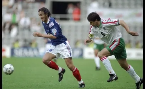 Dugarry con la camiseta francesa ante Bulgaria (Getty Images)