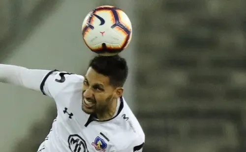 El defensor Juan Manuel Insaurralde quiere terminar su carrera en Colo Colo (Agencia Uno)