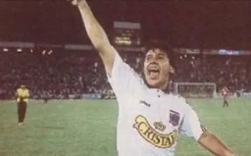 Coke Contreras jugó en Colo Colo en 1993 y 1994