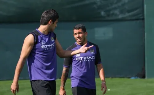 Roque Santa Cruz y Carlos Tevez fueron compañeros en el Manchester City desde 2009 a 2011