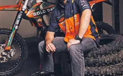 Tomás de Gavardo siguió los pasos de su padre en el deporte motor, y hoy recordó su legado en el quinto aniversario de su fallecimiento.
