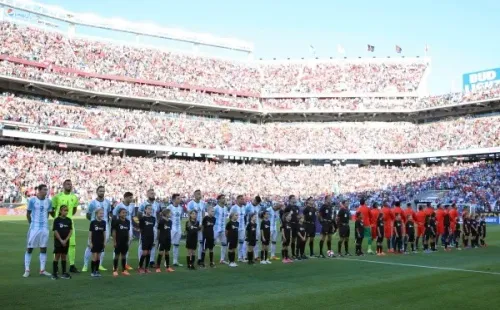En el Levi’s Stadium de Santa Clara, California, Argentina y Chile debutaban en el torneo jugado en EE.UU. en lo que sería una pequeña revancha del título obtenido por la Roja en 2015. (Foto: Getty)