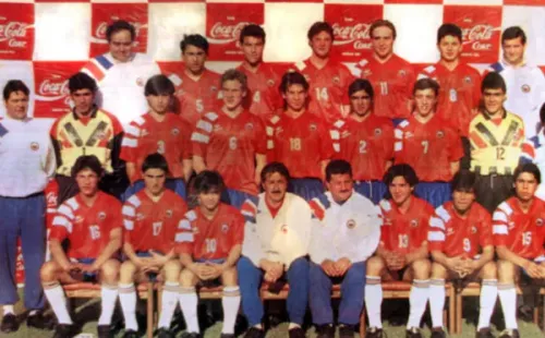Comandado por Leonardo Véliz, ese equipo juvenil le entregó a Chile uno de sus primeros logros a nivel selección con la medalla de bronce en tierras japonesas. (Foto: Archivo)