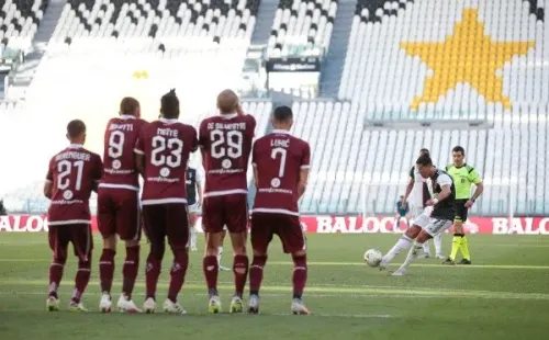 El portugués marcando un golazo de tiro libre. (FOTO: Getty Images)