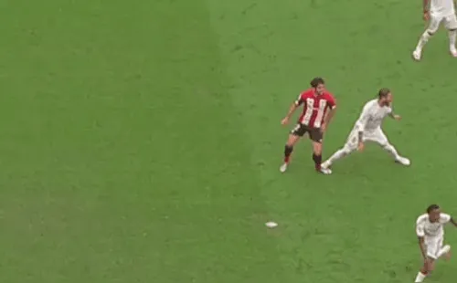 El polémico penal no cobrado al Athletic.