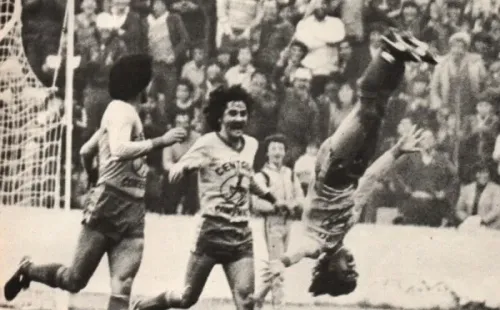 La tradicional voltereta en el aire del Pititore Cabrera (Fútbol de Antes)