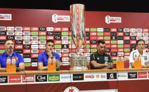 Paredes y Mario Salas en la rueda de prensa previa a la final de Copa Chile.