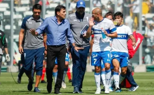 Gustavo Quinteros tuvo un breve pero exitoso paso por el fútbol chileno: fue campeón con Universidad Católica de la Supercopa y el Campeonato Nacional con holgura.