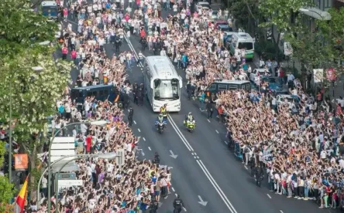 Una de las mayores preocupaciones es la cantidad de personas que puedan llegar a celebrar el posible nuevo título del Real Madrid en plena pandemia del coronavirus. Foto: Getty Images