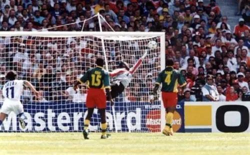 El gol del Coto a Camerún que emocionó a Sebastián Rozental (Getty Images)