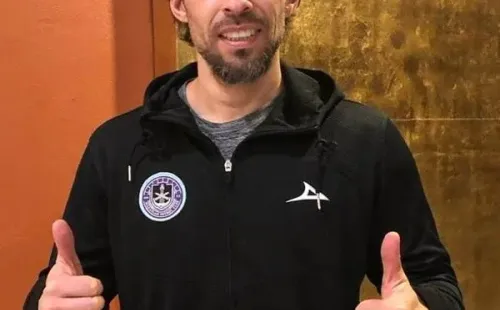 Jorge Valdivia defenderá los colores del Mazatlán FC y acabó con los rumores de su partida a la MLS.