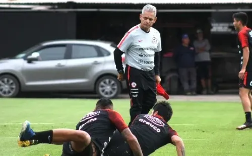 Reinaldo Rueda tiene a su mando la planificación del debut de Chile en las eliminatorias para el Mundial de Qatar (Agencia Uno)