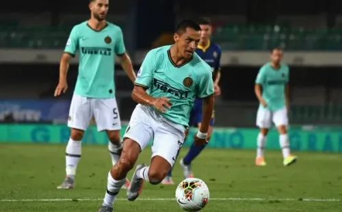 VERONA, ITALY - JULY 09: Alexis Sanchez of FC Internazionale in action during the Serie A match between Hellas Verona and FC Internazionale at Stadio Marcantonio Bentegodi on July 9, 2020 in Verona, Italy. (Photo by Claudio Villa - Inter/Inter via Getty Images) *** Local Caption *** Alexis Sanchez-Not Released (NR)