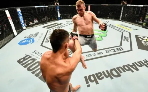 Davey Grant intentó hasta un rodillazo en su pelea, pero fue con sus manos que encontró el KO. Foto: Getty Images