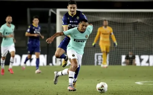 Alexis volvió a mostrar sus ganas en la semana, pero el equipo no lo acompañ+o y cedió la victoria de visita. (Foto: Getty)