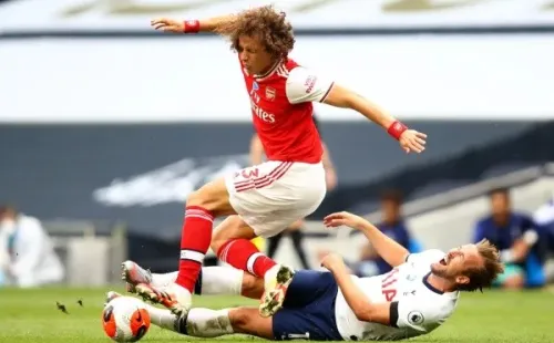 David Luiz perdió el balón ante el surcoreanoSon Heung Min que no dudó y marcó el 1-1 del Tottenham ante los gunners.