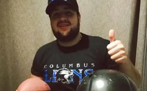 Felipe Castro mide 1,90 y pesa 145 kilos, y será el primer sudamericano en el fútbol americano profesional.